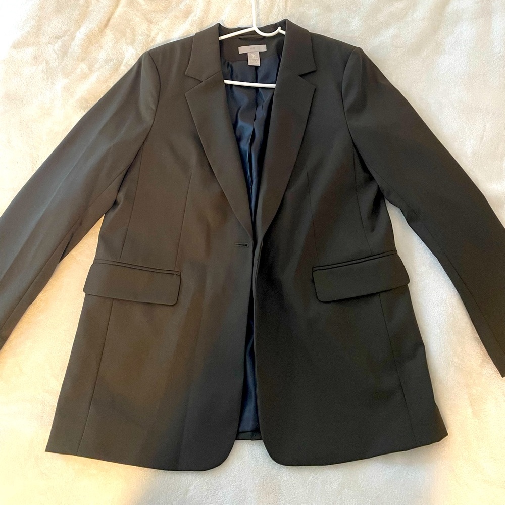 NWOT. H&M blazer in Dark olive green. Size Medium